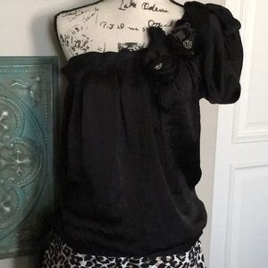 Adorable One Shoulder Black Top